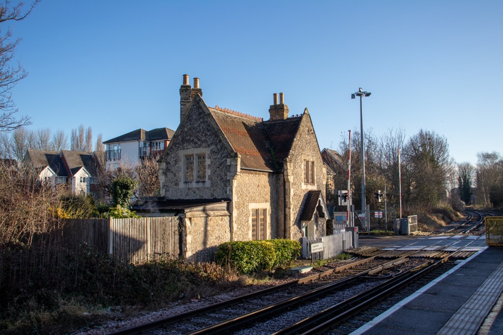 Aylesford crossing keeper cottage